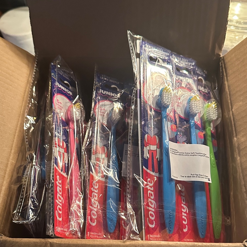 36 Colgate Kids Toothbrushes 12 sets